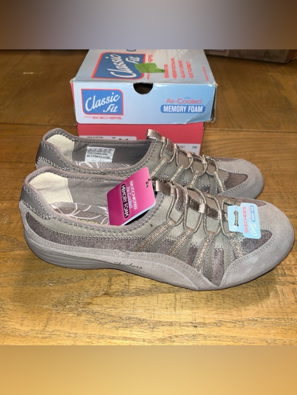 Skechers Air-Cooled Memory Foam Women’s 23151 Tan Taupe Slip-On Shoes Sz 8
